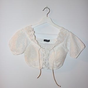 Missguided Tops - Missguided Off-Shoulder Lace-Up White Crop Top Missguided Tops - Missguided Off-Shoulder Lace-Up White Crop Top
